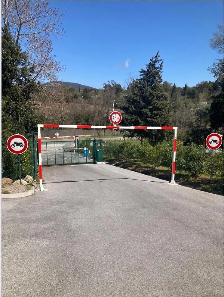 Les Restanques Vue Mer Bastide Rez Jardin 3021 Grimaud 0*,